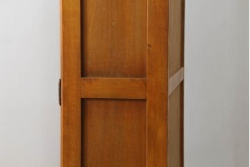 中古　美品　横浜ダニエル(daniel)　温かみのある木の色合いが魅力的なキャビネット(カップボード、食器棚、戸棚、収納棚、飾り棚)(R-073799)