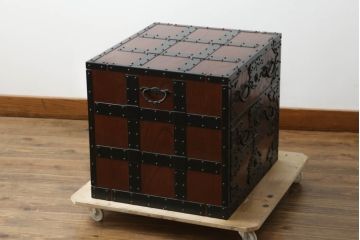 中古　美品　国産　2way　小引き出しとしても使える重厚金具びっしりのアンティーク調船箪笥(帳箱、銭箱、舟箪笥、小箪笥、小引き出し、小物収納)(R-073804)