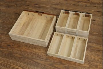 中古　美品　国産　2way　小引き出しとしても使える重厚金具びっしりのアンティーク調船箪笥(帳箱、銭箱、舟箪笥、小箪笥、小引き出し、小物収納)(R-073804)