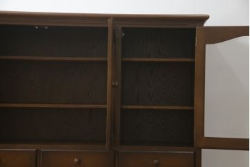 中古　美品!!　飛騨産業　キツツキ　穂高シリーズ　ナラ材　上品な佇まいで落ち着きのある空間を演出するサイドボード(サイドキャビネット、戸棚、収納棚、リビングボード)(定価約30万円)(R-073805)