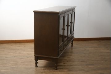 中古　美品!!　飛騨産業　キツツキ　穂高シリーズ　ナラ材　上品な佇まいで落ち着きのある空間を演出するサイドボード(サイドキャビネット、戸棚、収納棚、リビングボード)(定価約30万円)(R-073805)