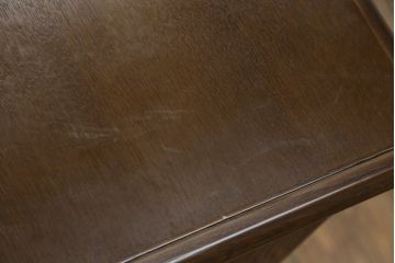 中古　美品!!　飛騨産業　キツツキ　穂高シリーズ　ナラ材　上品な佇まいで落ち着きのある空間を演出するサイドボード(サイドキャビネット、戸棚、収納棚、リビングボード)(定価約30万円)(R-073805)