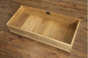 和製ビンテージ　大阪長堀橋　高島屋呉服店家具　落ち着いた雰囲気とシンプルなデザインが魅力の総桐箪笥(総桐たんす、和タンス、チェスト、引き出し、衣装箪笥、収納箪笥、ヴィンテージ)(R-073806)