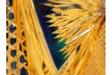 黒木国昭　綾切子　繊細なカットが美しく華やかな色彩が存在感を放つ花器(花瓶、花入、フラワーベース、ガラス、硝子)(R-073813)