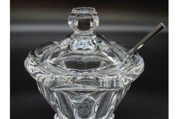 フランス　Baccarat　バカラ　ミズーリ　美しいフォルムがお洒落な雰囲気を醸し出すジャムポット2個セット(シュガー、マスタード、フルレッドクリスタルガラス、スプーン)(R-073817)