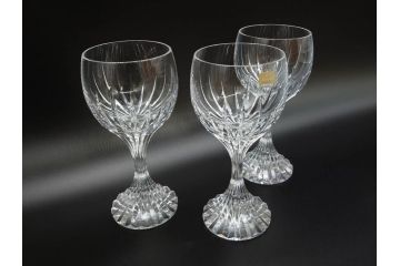 フランス　Baccarat　バカラ　マッセナ　繊細なカットが華やかな空間を演出するワイングラス3客セット(フルレッドクリスタルガラス)(R-073821)