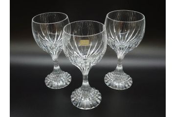 フランス　Baccarat　バカラ　マッセナ　繊細なカットが華やかな空間を演出するワイングラス3客セット(フルレッドクリスタルガラス)(R-073821)