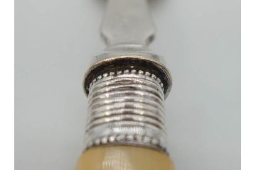 イギリスアンティーク　シルバープレート　繊細なデザインが上品な雰囲気を醸し出すフォーク&ナイフ各6本(12本セット、食器、カトラリー、箱付き、テーブルウェア)(R-073829)