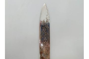 イギリスアンティーク　シルバープレート　繊細なデザインが上品な雰囲気を醸し出すフォーク&ナイフ各6本(12本セット、食器、カトラリー、箱付き、テーブルウェア)(R-073829)