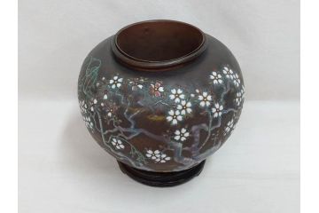 昭和七年(1932年)　帝都復興完成記念　安藤七宝店　鎚起七宝花瓶　都の春(花入、花器、桜、台座付き、共箱付き)(R-073830)