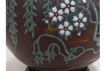 昭和七年(1932年)　帝都復興完成記念　安藤七宝店　鎚起七宝花瓶　都の春(花入、花器、桜、台座付き、共箱付き)(R-073830)