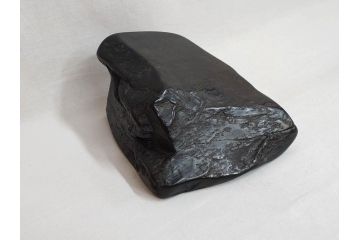 龍渓石　丁郷作　細部まで職人のこだわりが感じられる硯(書道具、共箱付き)(R-073831)