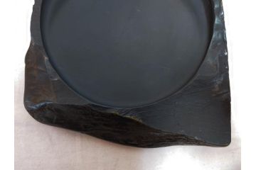 龍渓石　丁郷作　細部まで職人のこだわりが感じられる硯(書道具、共箱付き)(R-073831)