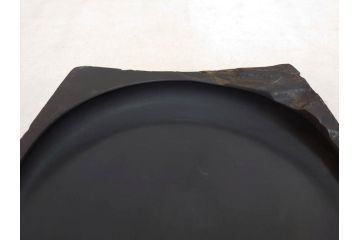 龍渓石　丁郷作　細部まで職人のこだわりが感じられる硯(書道具、共箱付き)(R-073831)