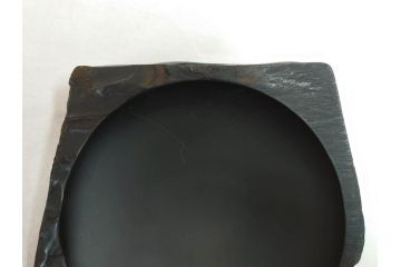 龍渓石　丁郷作　細部まで職人のこだわりが感じられる硯(書道具、共箱付き)(R-073831)