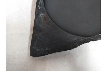 龍渓石　丁郷作　細部まで職人のこだわりが感じられる硯(書道具、共箱付き)(R-073831)