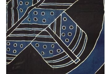 大正〜昭和初期　丸に譜入り違い鷹の羽　筒描き　家紋　唐草　藍染　木綿　古布(リメイク)(R-073833)