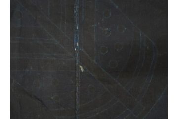 大正〜昭和初期　丸に譜入り違い鷹の羽　筒描き　家紋　唐草　藍染　木綿　古布(リメイク)(R-073833)