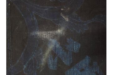 大正〜昭和初期　丸に譜入り違い鷹の羽　筒描き　家紋　唐草　藍染　木綿　古布(リメイク)(R-073833)