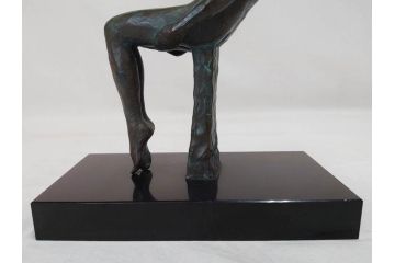 彫刻家　堤直美　「そよ風」　柔らかな風が感じられる気品漂うブロンズ像(Naomi Tsutsumi、オブジェ、女性像、置物)(R-073838)