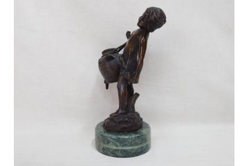 彫刻家　オーギュスト・モロー　「水を汲む少年」　細かいところまで再現されたブロンズ像(Auguste Moreau、置物、オブジェ)(R-073839)