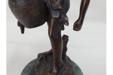 彫刻家　オーギュスト・モロー　「水を汲む少年」　細かいところまで再現されたブロンズ像(Auguste Moreau、置物、オブジェ)(R-073839)