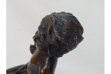 彫刻家　オーギュスト・モロー　「水を汲む少年」　細かいところまで再現されたブロンズ像(Auguste Moreau、置物、オブジェ)(R-073839)