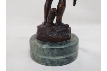 彫刻家　オーギュスト・モロー　「水を汲む少年」　細かいところまで再現されたブロンズ像(Auguste Moreau、置物、オブジェ)(R-073839)