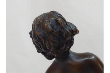 彫刻家　オーギュスト・モロー　「水を汲む少年」　細かいところまで再現されたブロンズ像(Auguste Moreau、置物、オブジェ)(R-073839)