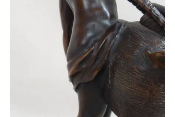 彫刻家　オーギュスト・モロー　「水を汲む少年」　細かいところまで再現されたブロンズ像(Auguste Moreau、置物、オブジェ)(R-073839)