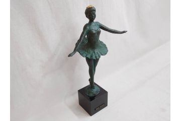彫刻家　堤直美　「緑のリズム」　作品証明書付き　優美な雰囲気を醸し出すブロンズ像(バレリーナ、バレエ、少女、踊る人、Naomi Tsutsumi、オブジェ、置物)(定価約38万円)(R-073840)