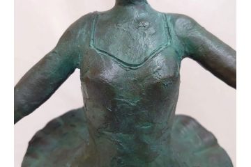 彫刻家　堤直美　「緑のリズム」　作品証明書付き　優美な雰囲気を醸し出すブロンズ像(バレリーナ、バレエ、少女、踊る人、Naomi Tsutsumi、オブジェ、置物)(定価約38万円)(R-073840)