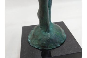 彫刻家　堤直美　「緑のリズム」　作品証明書付き　優美な雰囲気を醸し出すブロンズ像(バレリーナ、バレエ、少女、踊る人、Naomi Tsutsumi、オブジェ、置物)(定価約38万円)(R-073840)