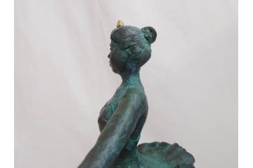 彫刻家　堤直美　「緑のリズム」　作品証明書付き　優美な雰囲気を醸し出すブロンズ像(バレリーナ、バレエ、少女、踊る人、Naomi Tsutsumi、オブジェ、置物)(定価約38万円)(R-073840)