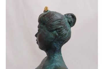 彫刻家　堤直美　「緑のリズム」　作品証明書付き　優美な雰囲気を醸し出すブロンズ像(バレリーナ、バレエ、少女、踊る人、Naomi Tsutsumi、オブジェ、置物)(定価約38万円)(R-073840)