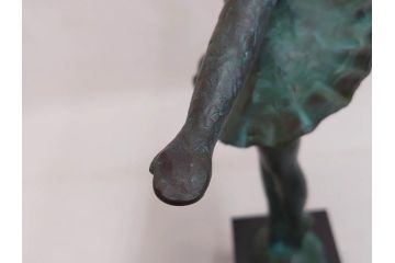 彫刻家　堤直美　「緑のリズム」　作品証明書付き　優美な雰囲気を醸し出すブロンズ像(バレリーナ、バレエ、少女、踊る人、Naomi Tsutsumi、オブジェ、置物)(定価約38万円)(R-073840)