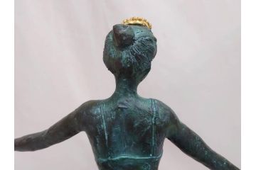 彫刻家　堤直美　「緑のリズム」　作品証明書付き　優美な雰囲気を醸し出すブロンズ像(バレリーナ、バレエ、少女、踊る人、Naomi Tsutsumi、オブジェ、置物)(定価約38万円)(R-073840)