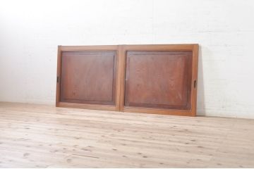 アンティーク建具　総欅(ケヤキ)材　経年を感じさせる木味が魅力の板戸窓2枚セット(引き戸)(R-073866)