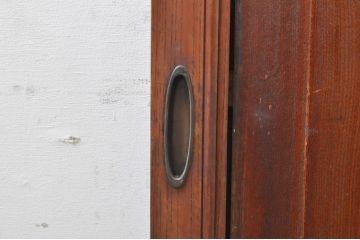 アンティーク建具　総欅(ケヤキ)材　経年を感じさせる木味が魅力の板戸窓2枚セット(引き戸)(R-073866)