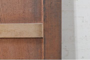 アンティーク建具　総欅(ケヤキ)材　経年を感じさせる木味が魅力の板戸窓2枚セット(引き戸)(R-073867)