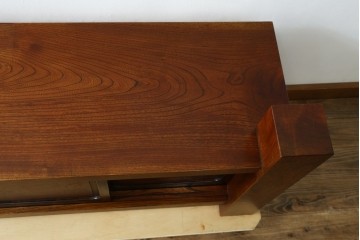 和製アンティーク　高級品!!　重厚　総欅材　黒柿引き戸框　漆塗り　存在感のある木目が目を惹く置き床　(R-073868)