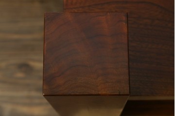 和製アンティーク　高級品!!　重厚　総欅材　黒柿引き戸框　漆塗り　存在感のある木目が目を惹く置き床　(R-073868)