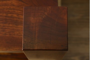 和製アンティーク　高級品!!　重厚　総欅材　黒柿引き戸框　漆塗り　存在感のある木目が目を惹く置き床　(R-073868)