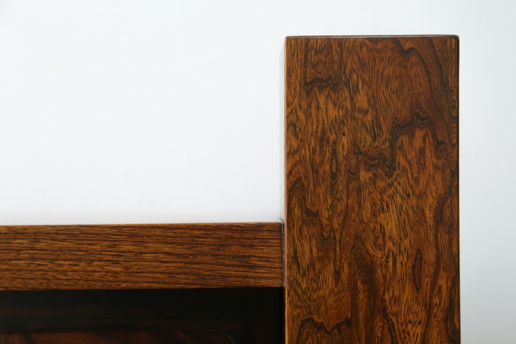 和製アンティーク　高級品!!　重厚　総欅材　黒柿引き戸框　漆塗り　存在感のある木目が目を惹く置き床　(R-073868)