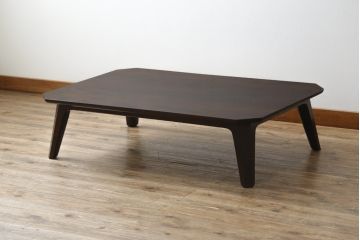 中古　松本民芸家具　斜めにすっと伸びた脚がスタイリッシュで印象的な#67型座卓I(ローテーブル、センターテーブル)(定価約20万円)R-073871)