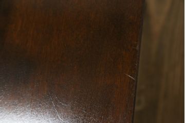 中古　松本民芸家具　斜めにすっと伸びた脚がスタイリッシュで印象的な#67型座卓I(ローテーブル、センターテーブル)(定価約20万円)R-073871)