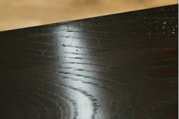 和製アンティーク　昭和初期　総欅材　天板筆返し付き　巾着モチーフのぶらり取っ手が可愛い　意匠を凝らした小振りな茶箪笥　(R-073880)