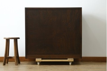 和製ヴィンテージ　三方欅(ケヤキ)材・内部桐(キリ)材　高山デザイン　シンプルモダンなデザインが美しい茶箪笥　(R-073881)