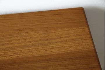 中古　デンマーク　Maver Collection(ネイバーコレクション)　S?ren Nissen(ソーレン・ニッセン)&Ebbe Gehl(エベ・ゲール)デザイン　チェリー材　ナチュラルテイストの空間づくりに活躍する7段サイドチェスト(引き出し、縦型チェスト、縦長チェスト、北欧)(R-073895)