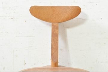 和製ビンテージ　背もたれと座面の彫刻模様が目を惹く板座チェア(椅子、イス、ダイニングチェア、ヴィンテージ)(R-073897)